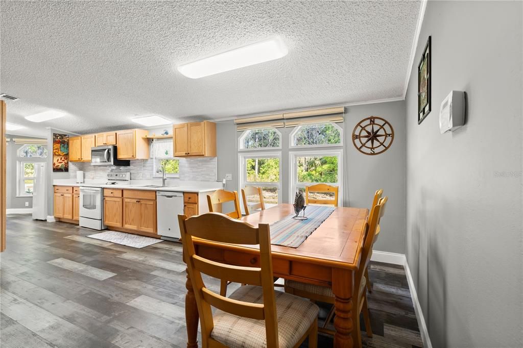 Activo con contrato: $324,900 (3 camas, 2 baños, 1296 Pies cuadrados)