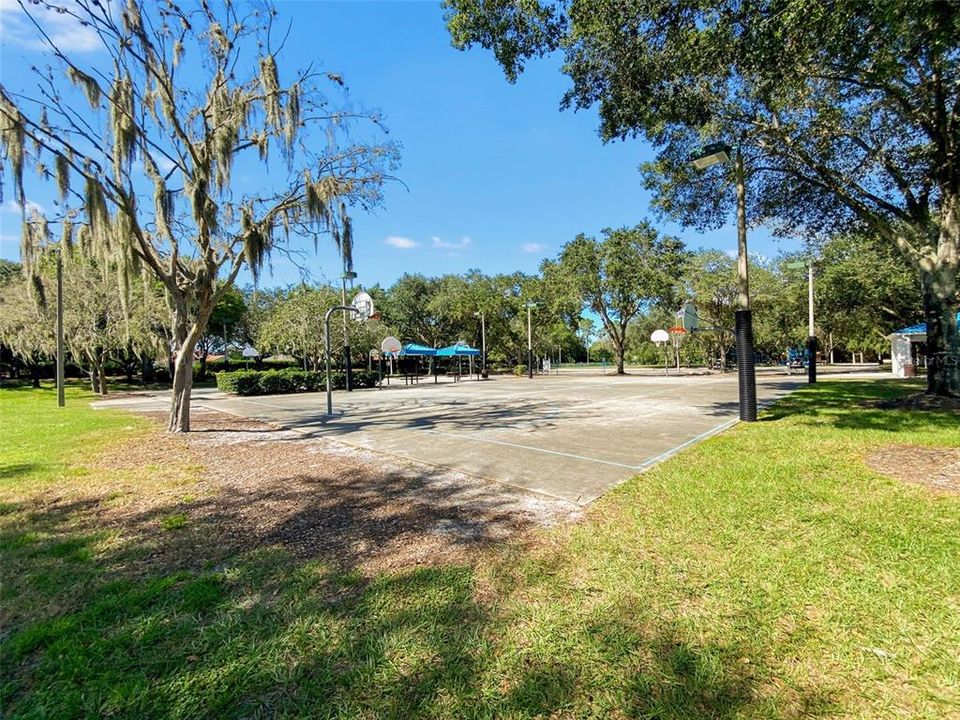 合同活跃: $999,900 (6 贝兹, 3 浴室, 3962 平方英尺)