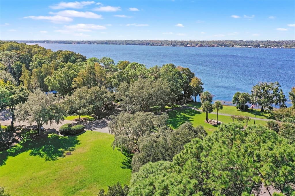 合同活跃: $999,900 (6 贝兹, 3 浴室, 3962 平方英尺)