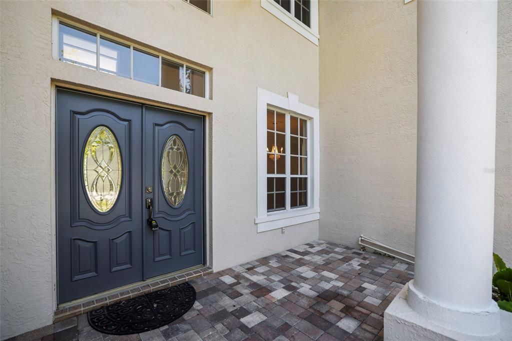 合同活跃: $999,900 (6 贝兹, 3 浴室, 3962 平方英尺)