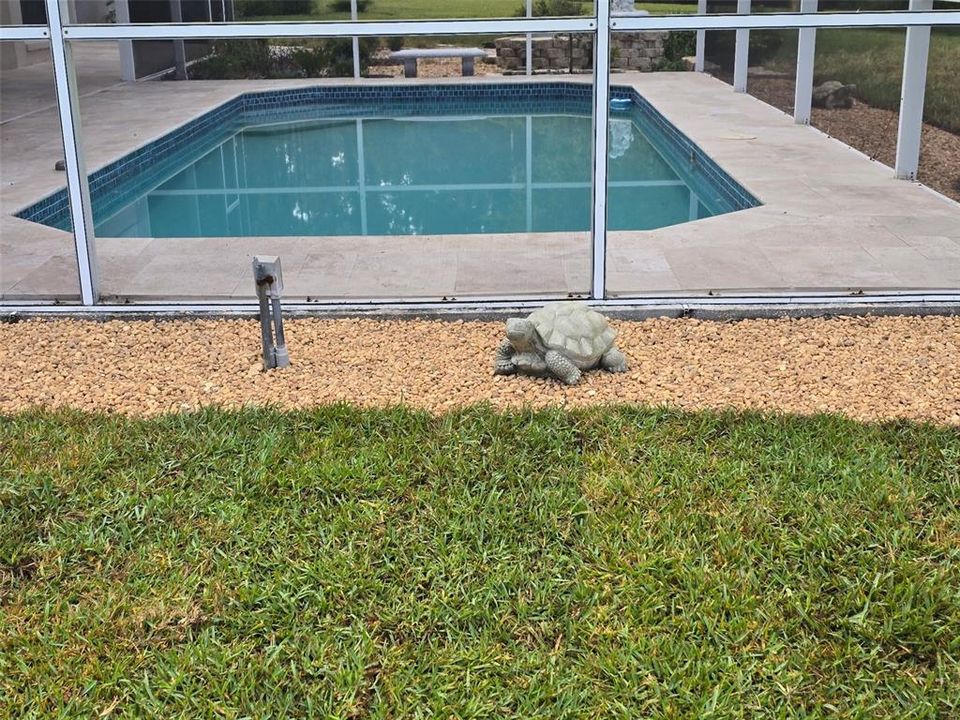 合同活跃: $999,900 (6 贝兹, 3 浴室, 3962 平方英尺)