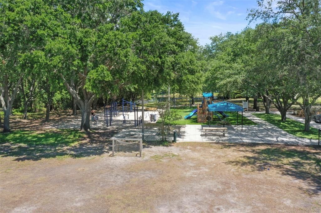 合同活跃: $999,900 (6 贝兹, 3 浴室, 3962 平方英尺)