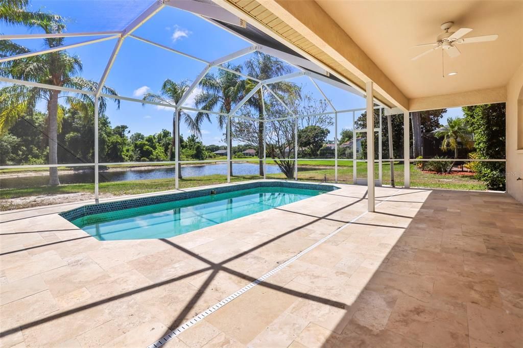 合同活跃: $999,900 (6 贝兹, 3 浴室, 3962 平方英尺)