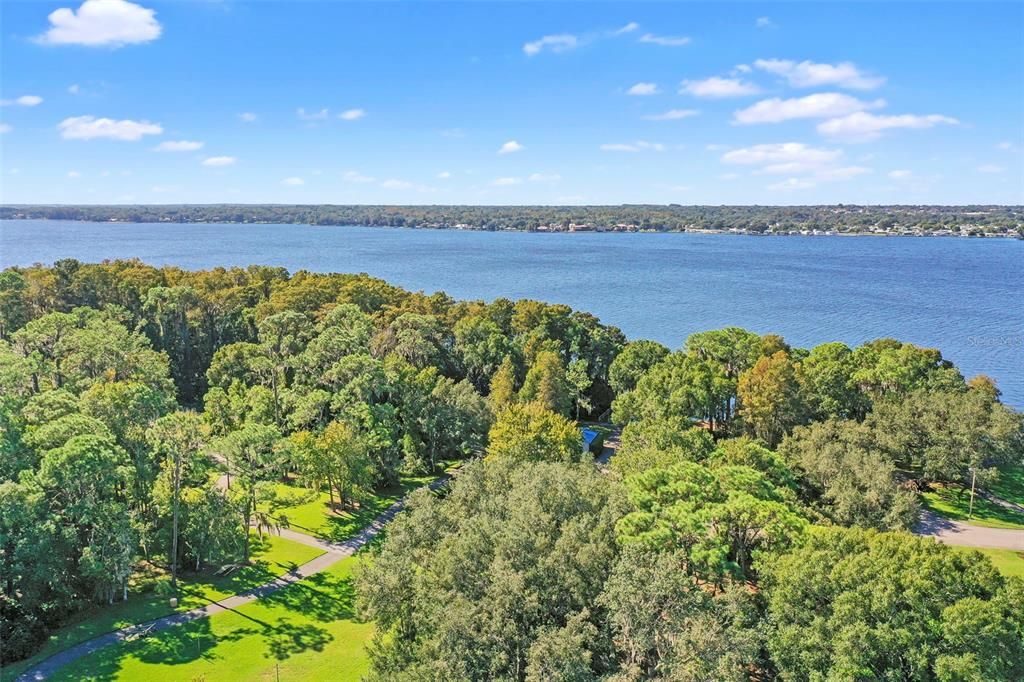 合同活跃: $999,900 (6 贝兹, 3 浴室, 3962 平方英尺)