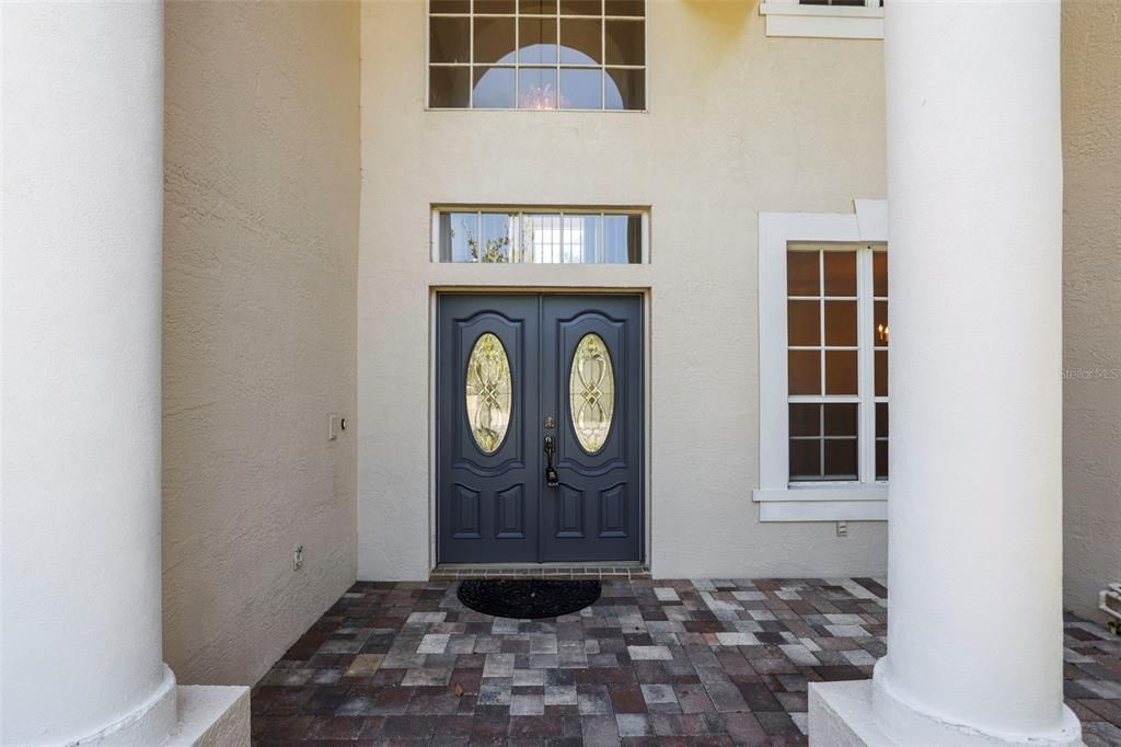 合同活跃: $999,900 (6 贝兹, 3 浴室, 3962 平方英尺)