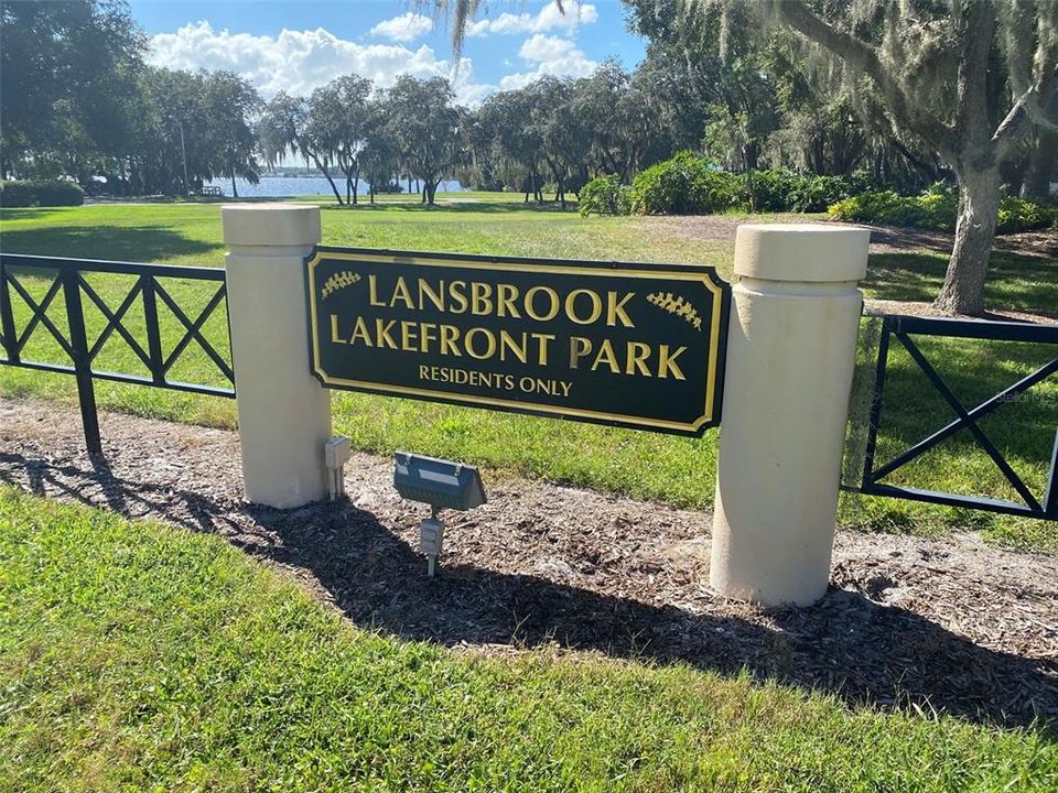 合同活跃: $999,900 (6 贝兹, 3 浴室, 3962 平方英尺)