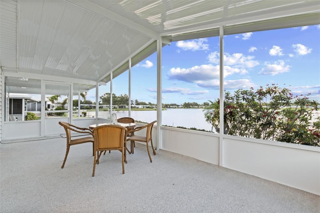 合同活跃: $229,900 (2 贝兹, 2 浴室, 1274 平方英尺)