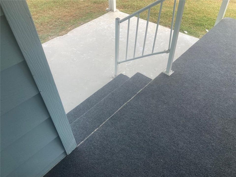 合同活跃: $229,900 (2 贝兹, 2 浴室, 1274 平方英尺)