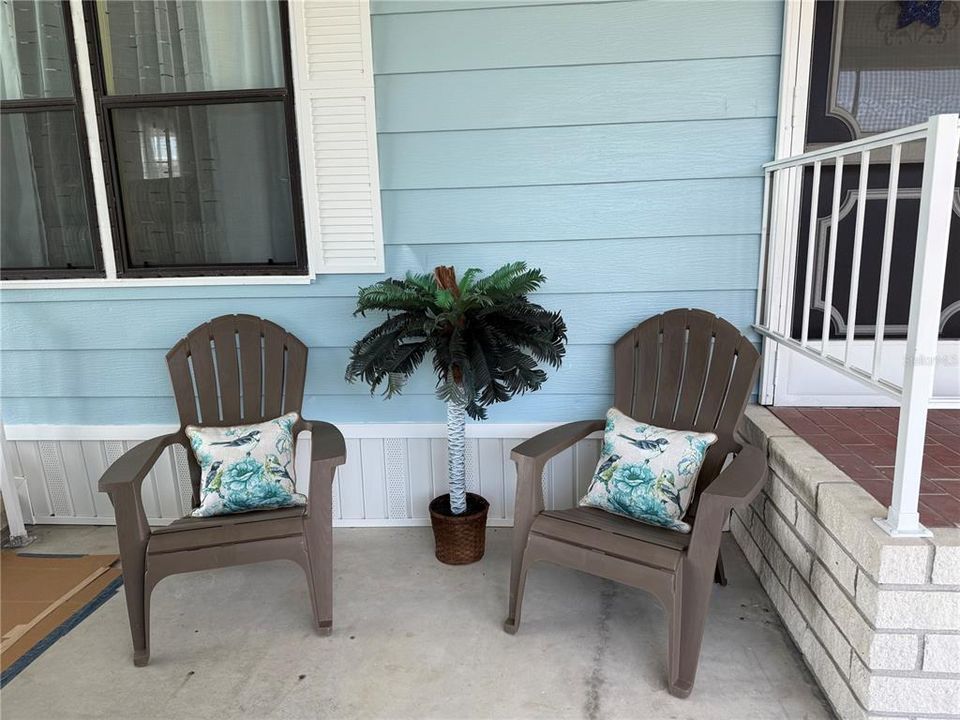 合同活跃: $229,900 (2 贝兹, 2 浴室, 1274 平方英尺)