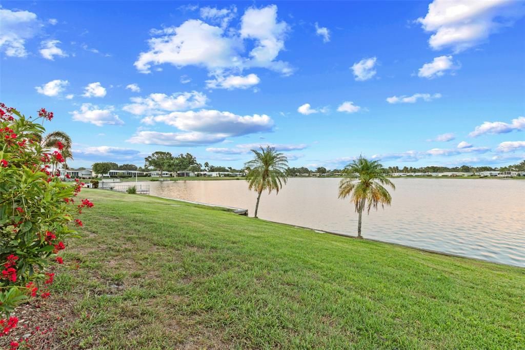 合同活跃: $229,900 (2 贝兹, 2 浴室, 1274 平方英尺)