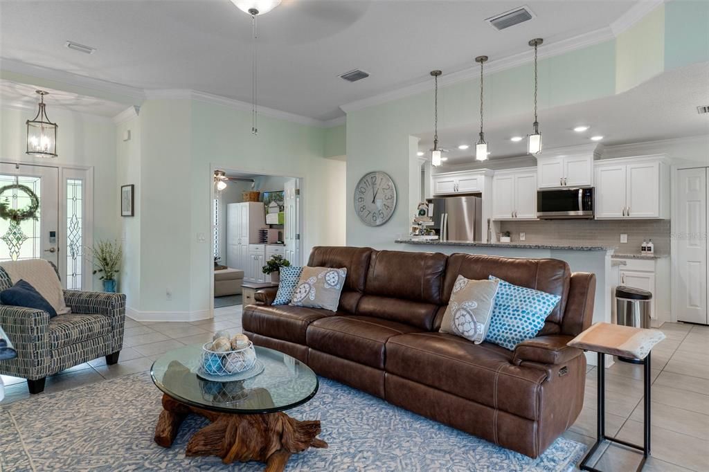 На продажу: $359,900 (3 спален, 2 ванн, 1668 Квадратных фут)