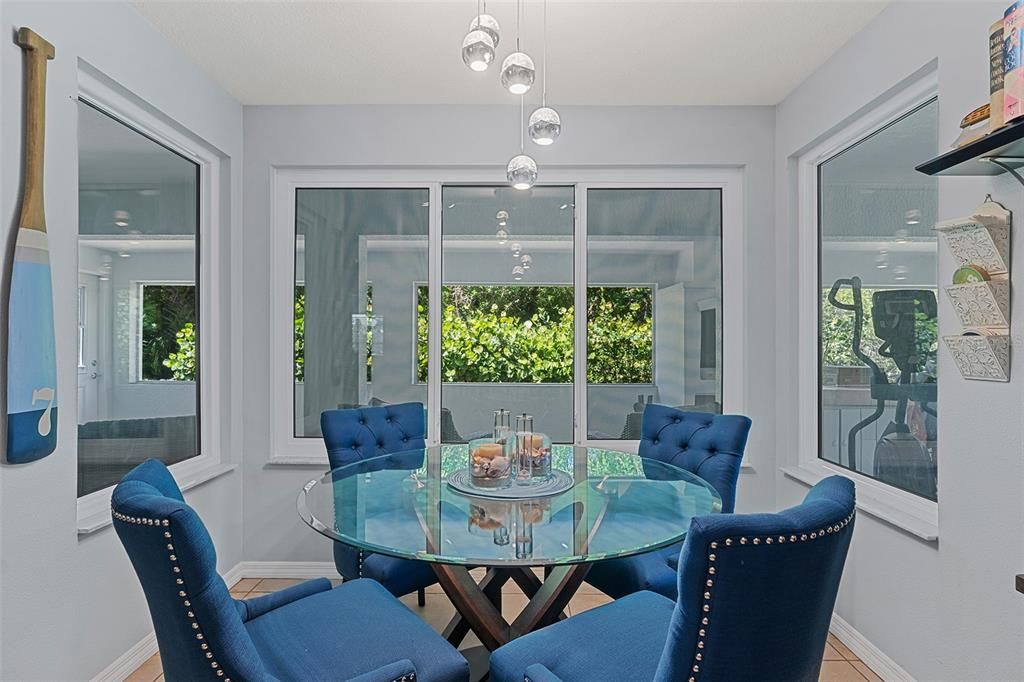 En Venta: $525,000 (4 camas, 3 baños, 2374 Pies cuadrados)