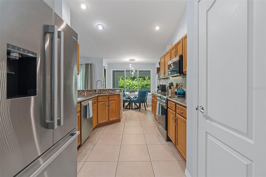 En Venta: $525,000 (4 camas, 3 baños, 2374 Pies cuadrados)