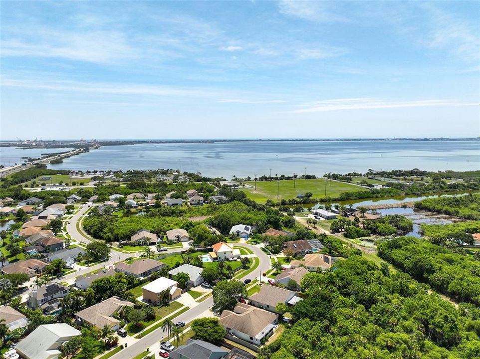 En Venta: $525,000 (4 camas, 3 baños, 2374 Pies cuadrados)