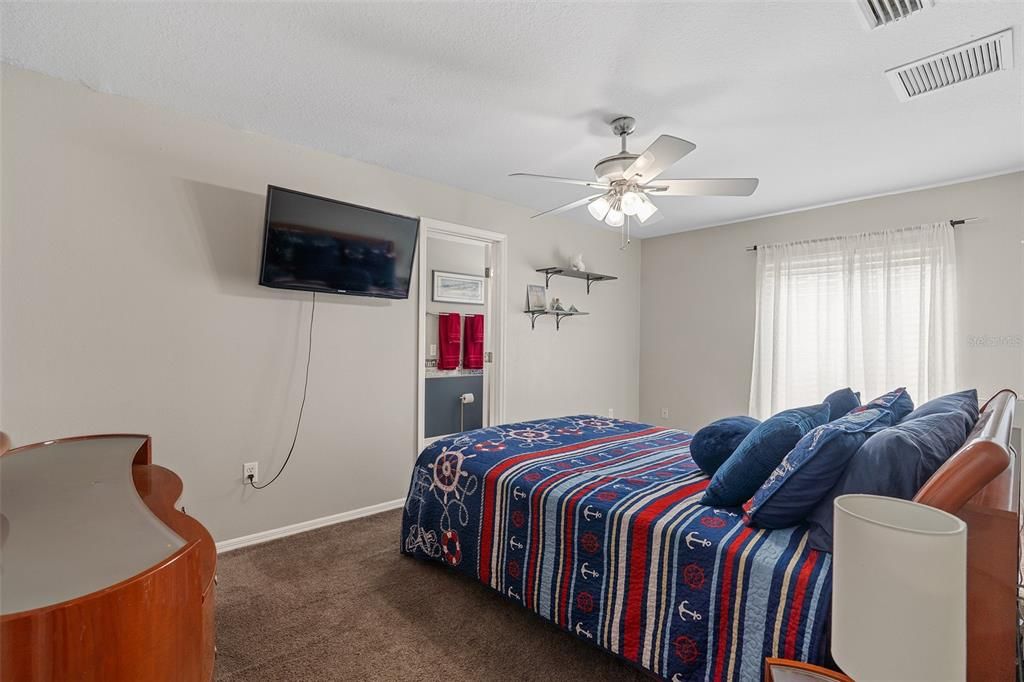 En Venta: $525,000 (4 camas, 3 baños, 2374 Pies cuadrados)