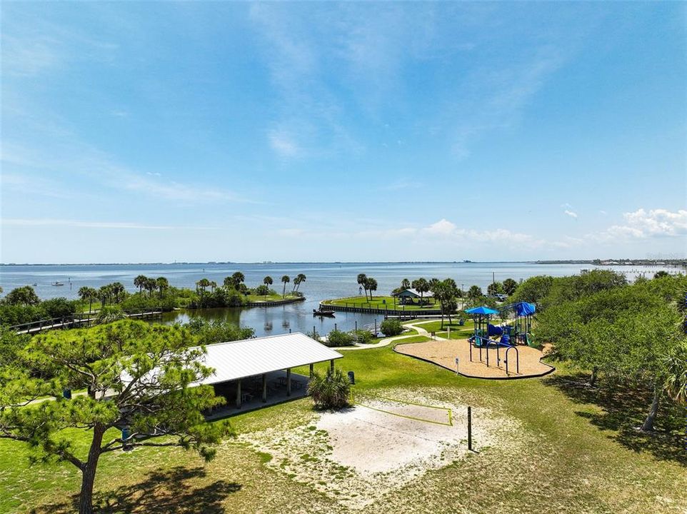 En Venta: $525,000 (4 camas, 3 baños, 2374 Pies cuadrados)