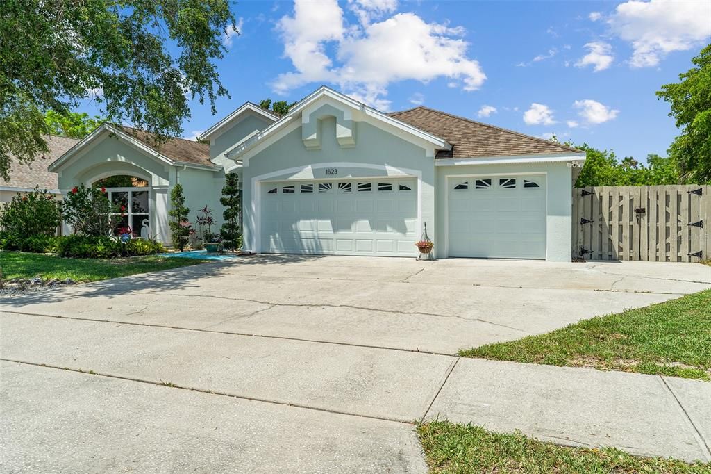 En Venta: $525,000 (4 camas, 3 baños, 2374 Pies cuadrados)