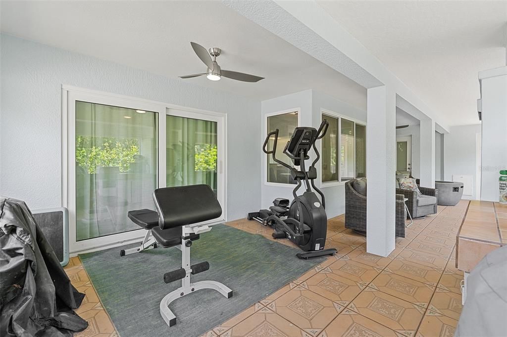 En Venta: $525,000 (4 camas, 3 baños, 2374 Pies cuadrados)