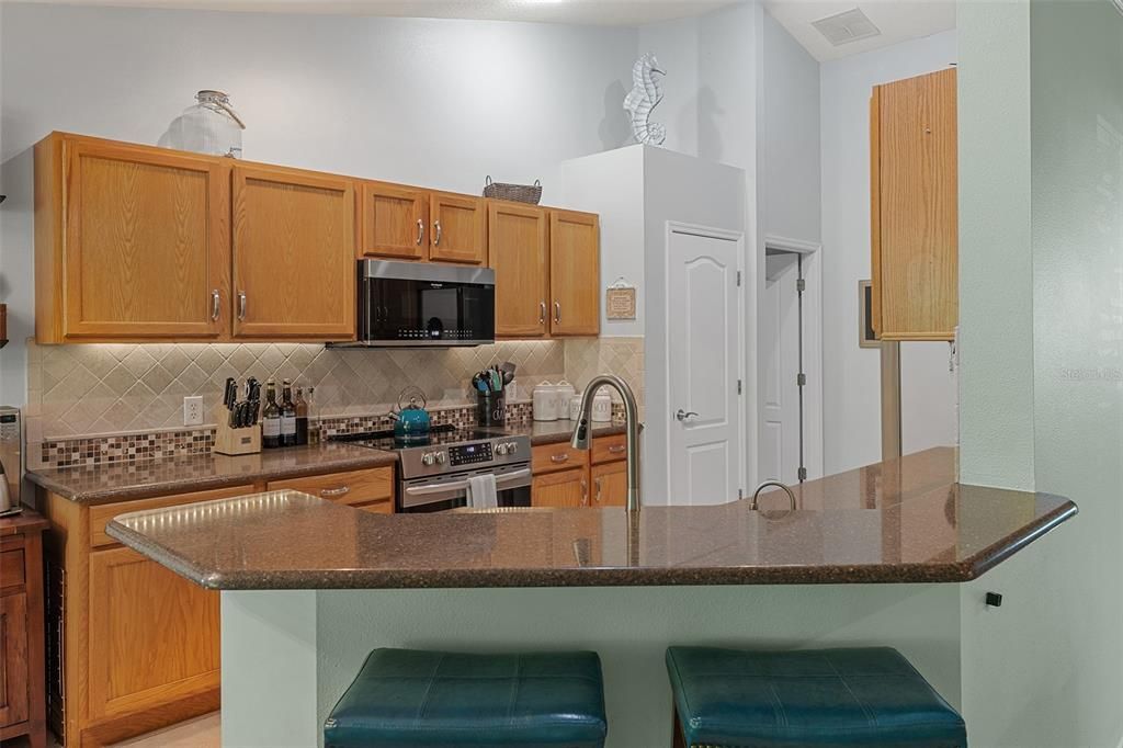 En Venta: $525,000 (4 camas, 3 baños, 2374 Pies cuadrados)