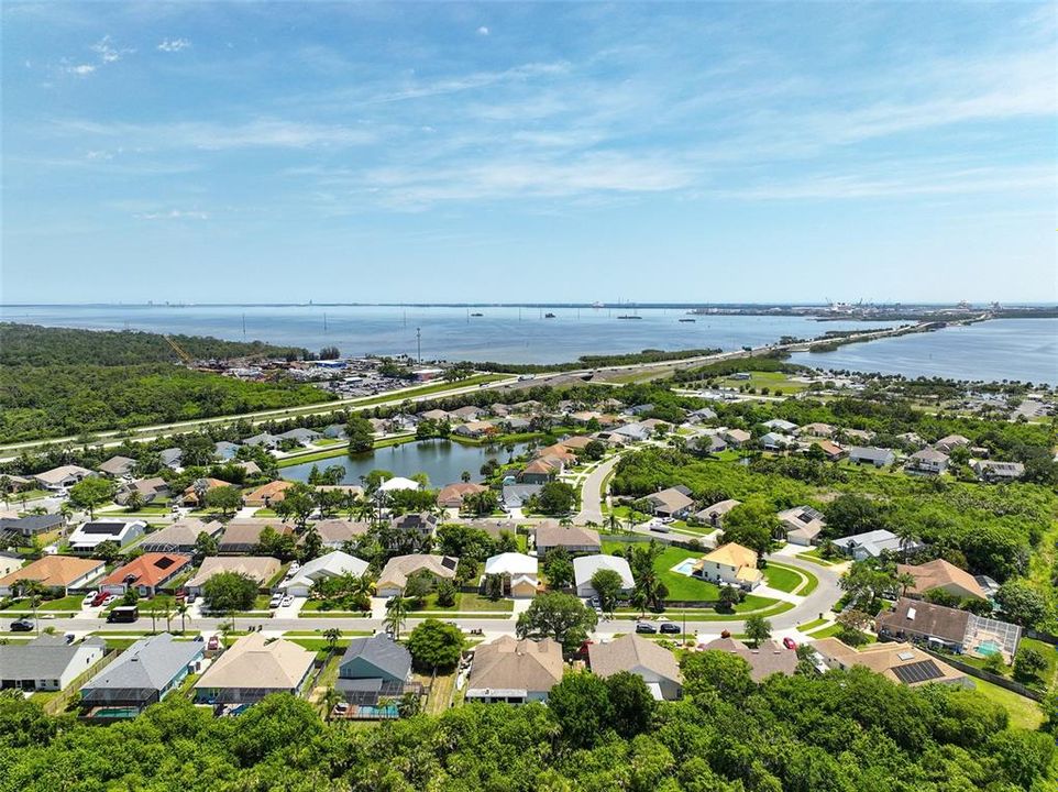 En Venta: $525,000 (4 camas, 3 baños, 2374 Pies cuadrados)