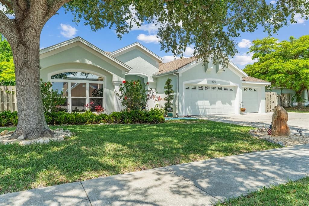 En Venta: $525,000 (4 camas, 3 baños, 2374 Pies cuadrados)