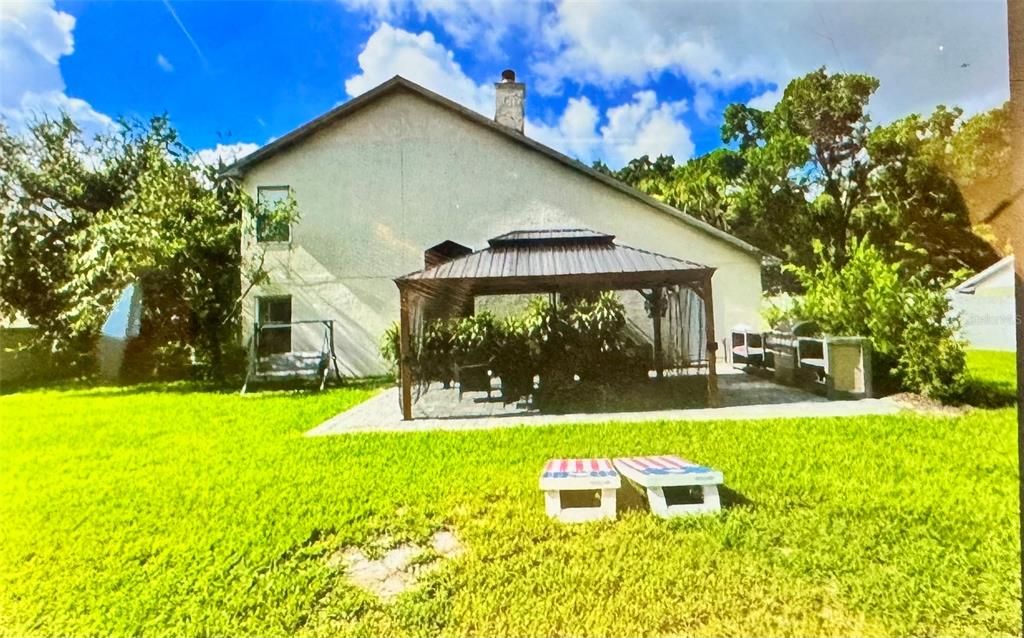 出租: $3,200 (4 贝兹, 2 浴室, 1857 平方英尺)