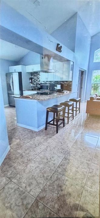 出租: $3,200 (4 贝兹, 2 浴室, 1857 平方英尺)