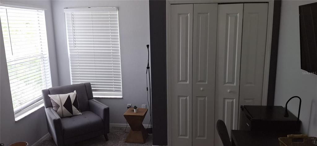 出租: $3,200 (4 贝兹, 2 浴室, 1857 平方英尺)