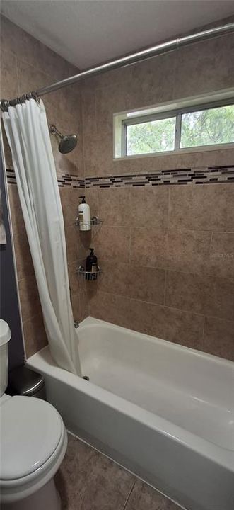 出租: $3,200 (4 贝兹, 2 浴室, 1857 平方英尺)