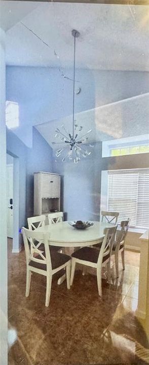 出租: $3,200 (4 贝兹, 2 浴室, 1857 平方英尺)