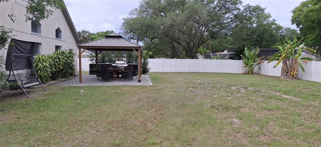 出租: $3,200 (4 贝兹, 2 浴室, 1857 平方英尺)