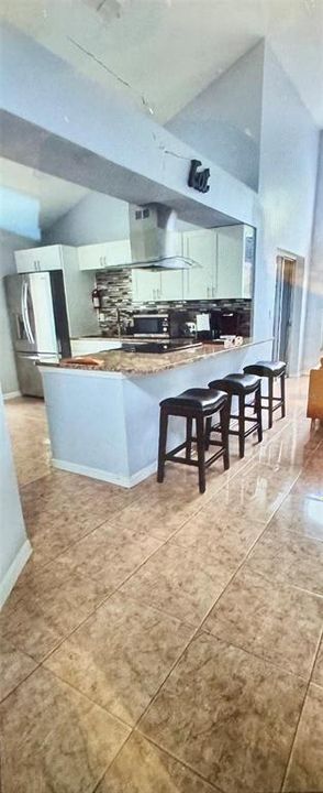 出租: $3,200 (4 贝兹, 2 浴室, 1857 平方英尺)