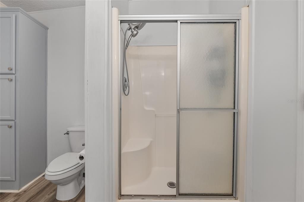 На продажу: $299,000 (4 спален, 2 ванн, 2186 Квадратных фут)