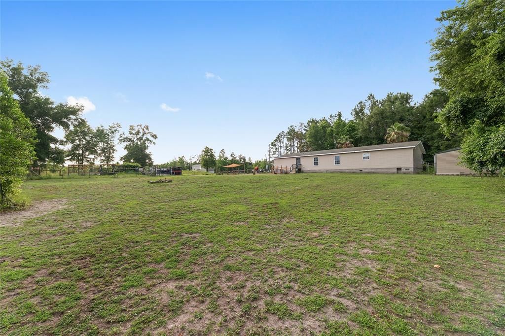 На продажу: $299,000 (4 спален, 2 ванн, 2186 Квадратных фут)