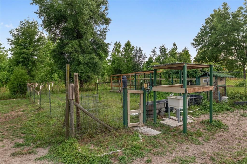 На продажу: $299,000 (4 спален, 2 ванн, 2186 Квадратных фут)