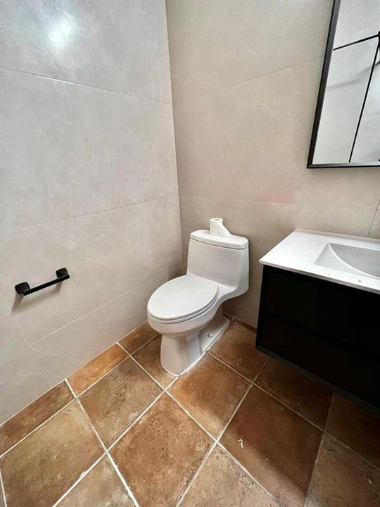 出租: $2,850 (2 贝兹, 2 浴室, 1085 平方英尺)