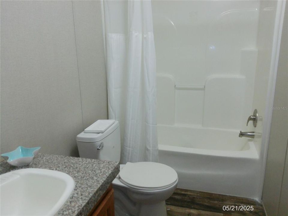 待售: $260,000 (2 贝兹, 2 浴室, 840 平方英尺)