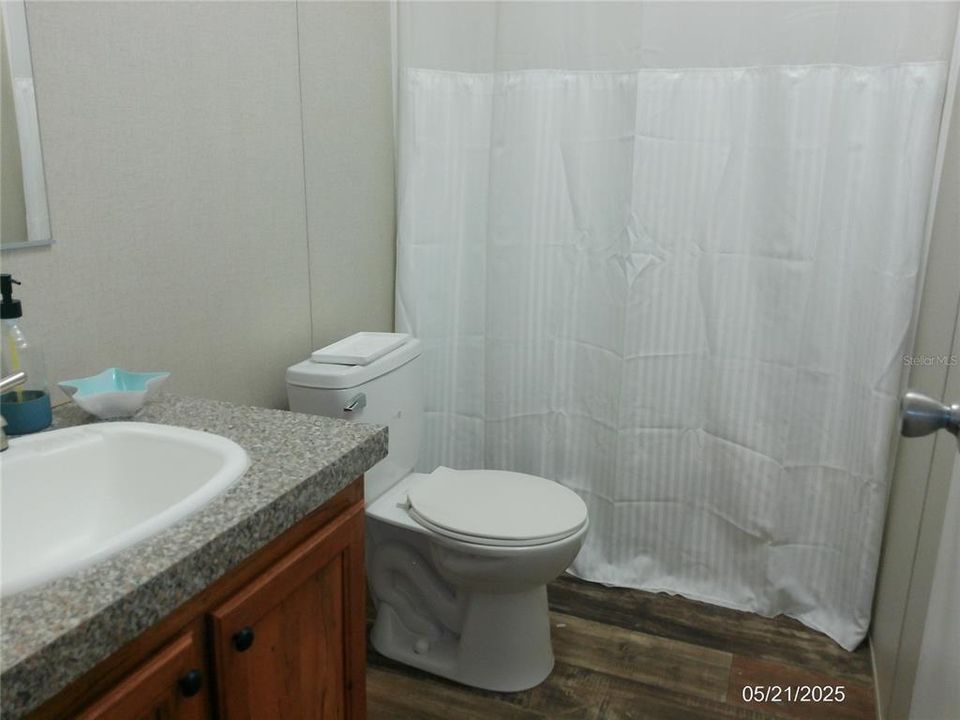 待售: $260,000 (2 贝兹, 2 浴室, 840 平方英尺)