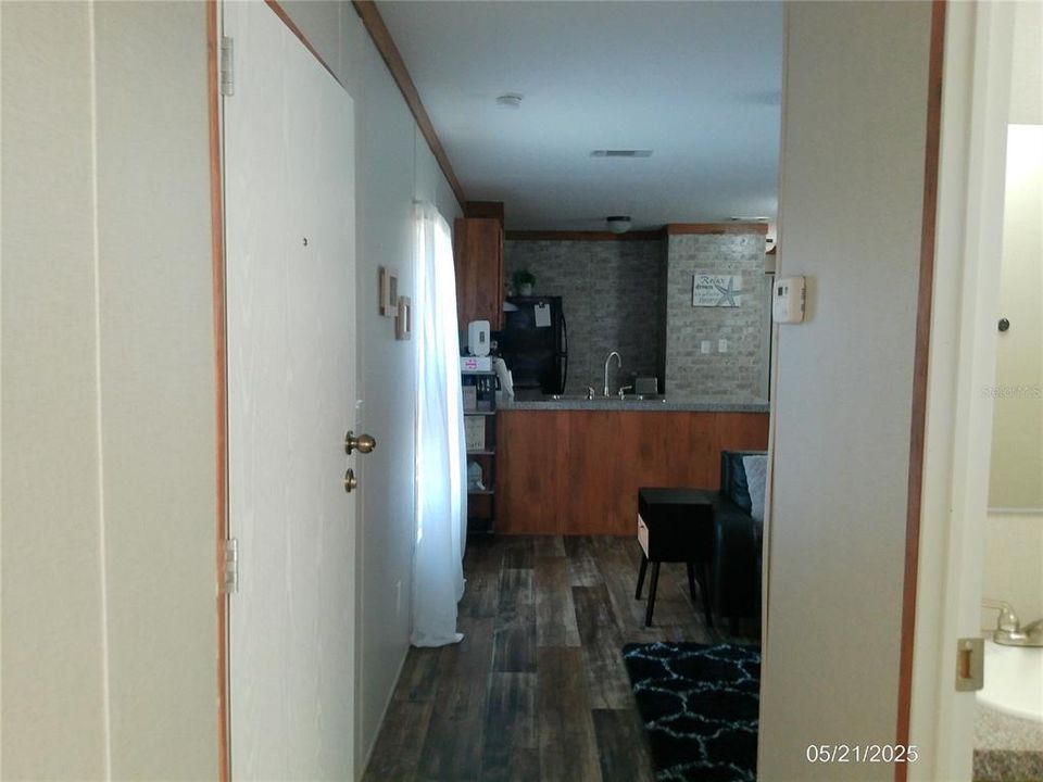 待售: $260,000 (2 贝兹, 2 浴室, 840 平方英尺)