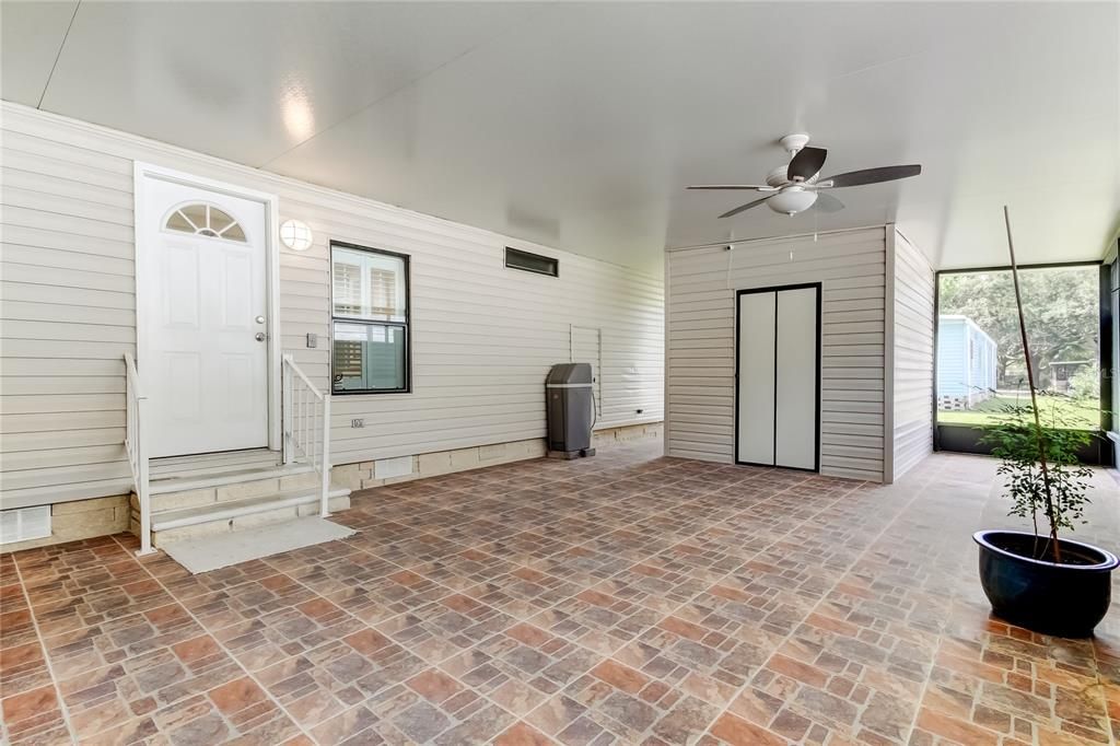 Active With Contract: $225,000 (2 beds, 2 baths, 1104 Square Feet)