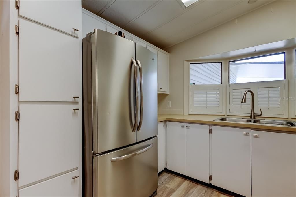 Active With Contract: $225,000 (2 beds, 2 baths, 1104 Square Feet)