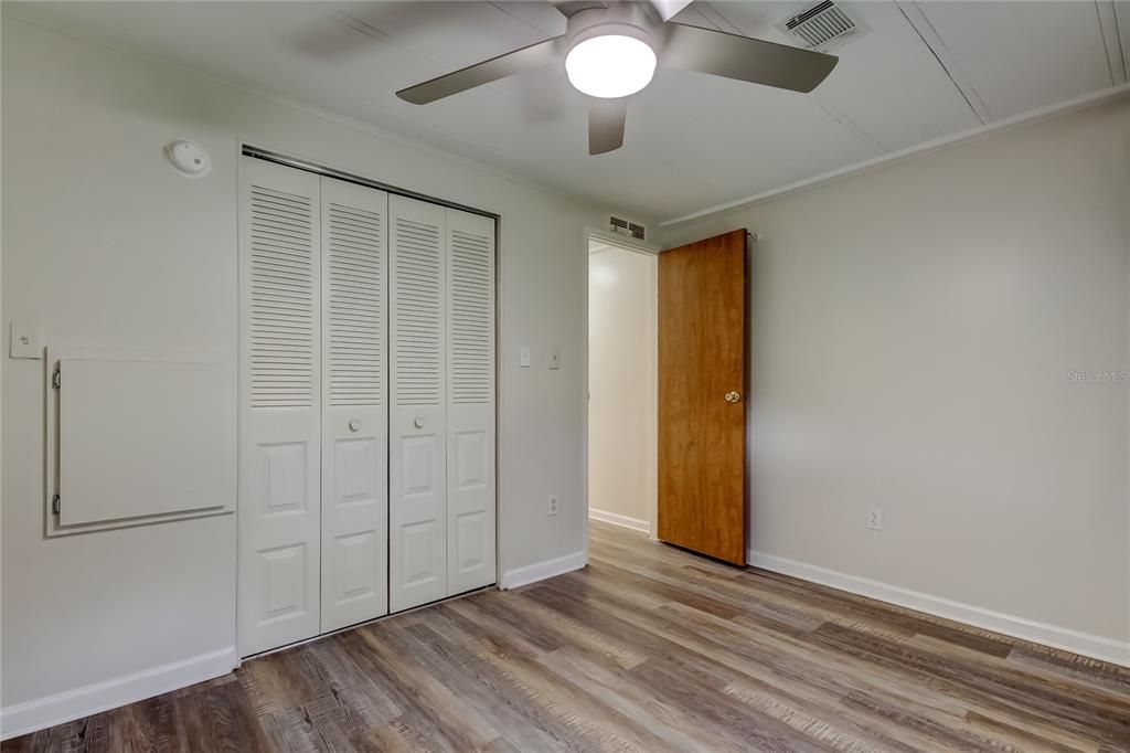 Active With Contract: $225,000 (2 beds, 2 baths, 1104 Square Feet)