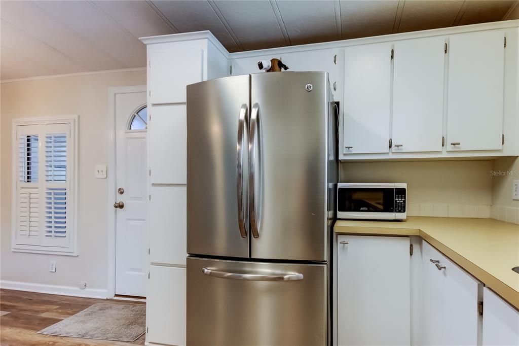 Active With Contract: $225,000 (2 beds, 2 baths, 1104 Square Feet)