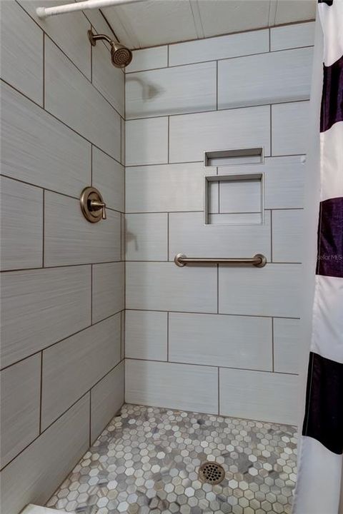 Active With Contract: $225,000 (2 beds, 2 baths, 1104 Square Feet)