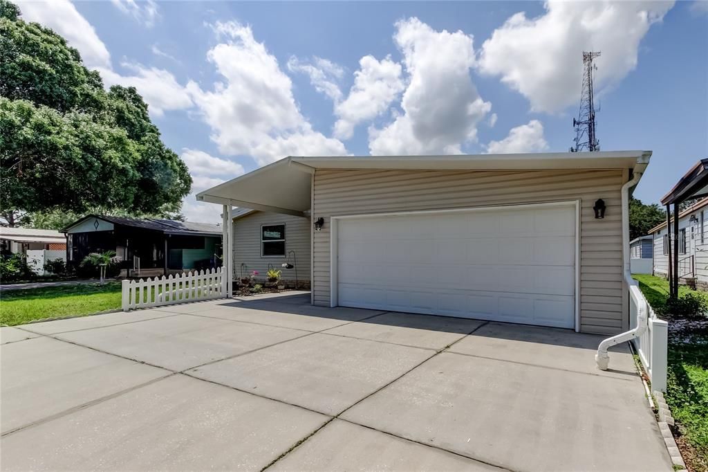 Active With Contract: $225,000 (2 beds, 2 baths, 1104 Square Feet)