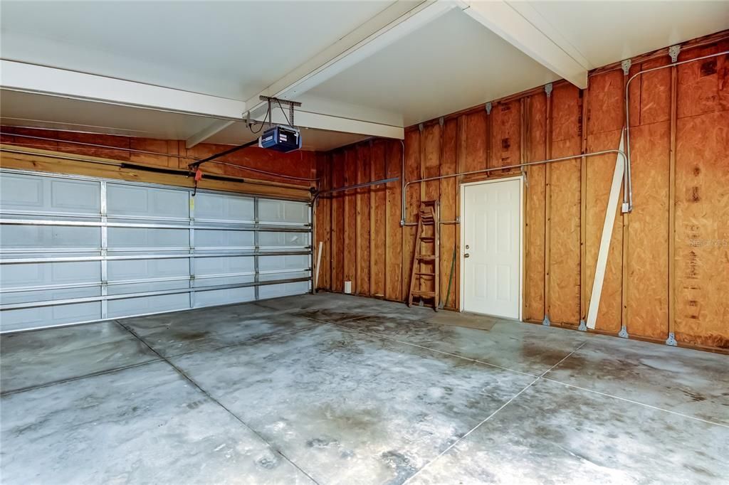 Active With Contract: $225,000 (2 beds, 2 baths, 1104 Square Feet)