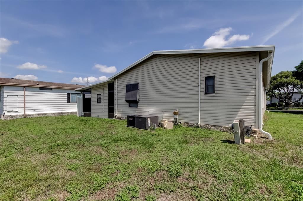 Active With Contract: $225,000 (2 beds, 2 baths, 1104 Square Feet)