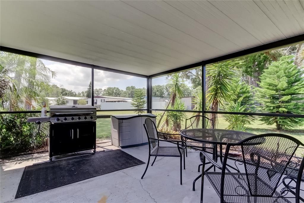 Active With Contract: $225,000 (2 beds, 2 baths, 1104 Square Feet)