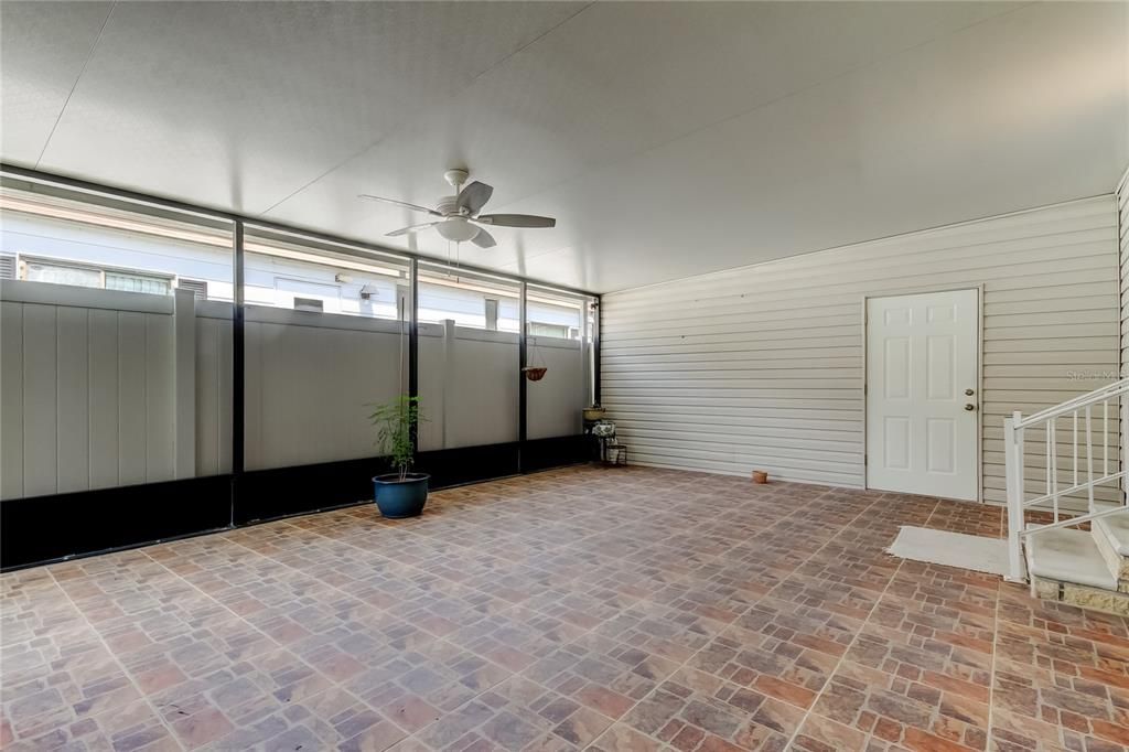 Active With Contract: $225,000 (2 beds, 2 baths, 1104 Square Feet)