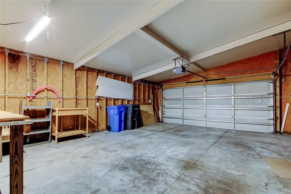 Active With Contract: $225,000 (2 beds, 2 baths, 1104 Square Feet)